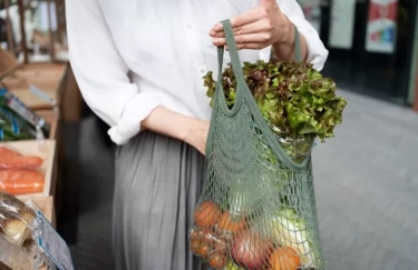 9 Aktivitas Ringan Ini Bisa Bantu Selamatkan Bumi, Salah Satunya dengan Cermat Berbelanja, Seperti Apa Itu?