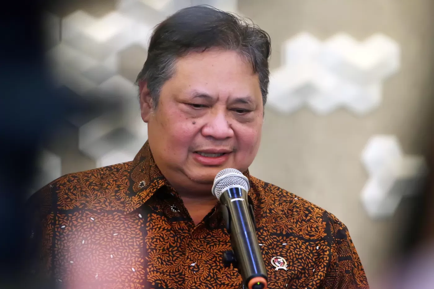 MK Nyatakan Airlangga Tak Langgar Aturan Bagi-bagi Bansos Selama Masa Kampanye