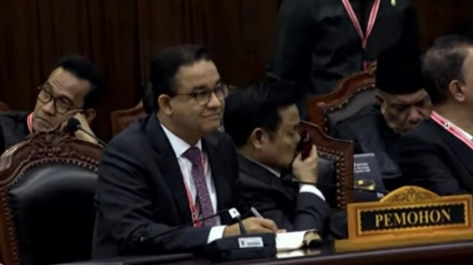 Diduga Ledek Berlian Hotman Paris, Anies Baswedan Kena Ulti Netizen: Buat Bayar Utang Bah!