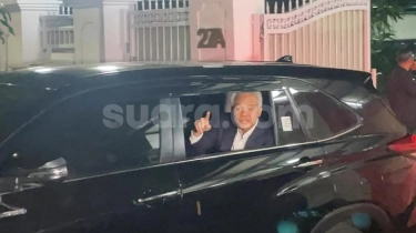 Sempat Singgah Usai Hadiri Sidang Putusan MK, Begini Ekspresi Ganjar saat Tinggalkan Kediaman Megawati