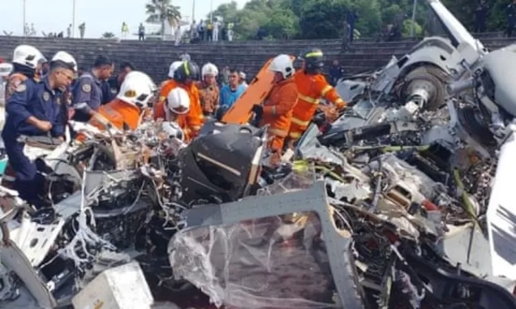 Helikopter Angkatan Laut Malaysia Bertabrakan di Udara, Menewaskan Semua Orang di Dalamnya