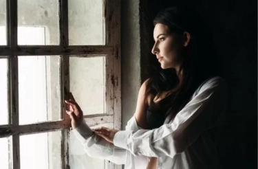 Kenali 6 Tanda Anda Sulit Menerima Cinta Usai Mengalami Trauma Masa Lalu, Salah Satunya Anda Selalu Menyalahkan Diri Sendiri