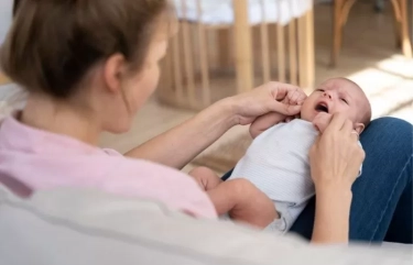 Mengenal Refleks Bayi dalam Tumbuh Kembangnya yang Perlu Orang Tua Tau