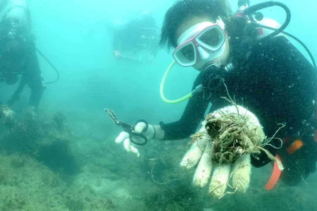 Penyelam Thailand Berupaya Menjaga Kehidupan Laut dengan Membersihkan 'Peralatan Hantu'