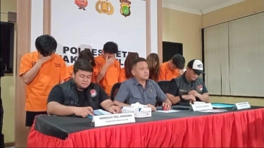 Ekspresi Chandrika Chika Saat Dirilis sebagai Tersangka Narkoba