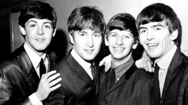 Terjemahan Lirik Lagu Don't Let Me Down - The Beatles: Nobody Ever Loved Me Like She Does
