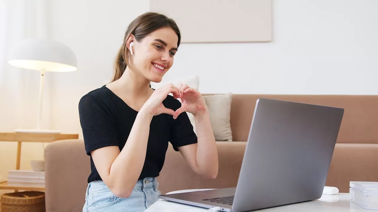 Terpaksa LDR? Ini 5 Zodiak yang Cocok Hubungan Jarak Jauh, dari Gemini yang Komunikatif hingga Aquarius yang Membebaskan