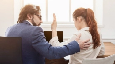 Hati-hati! Melamar Jadi Sekretaris, Wanita Ini Alami Pelecehan HR: Minta Ukuran Dada Hingga Foto Pakai Bra