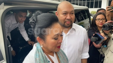 Prabowo Resmi Ditetapkan Jadi Presiden Terpilih, Tatapan Penuh Makna Titiek Soeharto ke Mantan Suami Viral Jadi Sorotan