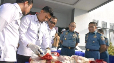 TNI AL Gagalkan Penyelundupan 19 Kg Sabu di Pulau Siondo Riau, 4 PMI Ilegal Turut Diamankan