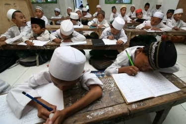 Dana BOS Pesantren Cair, Tahap I Capai Rp 220 Miliar
