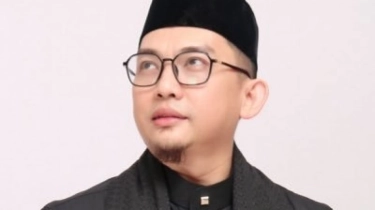 Buntut Pamer Starbucks di Area Kabah, Ustaz Hilmi Cap Zita Anjani Nirempati: Allahu Yahdik!