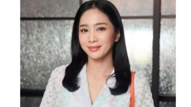 Sakit dengan Gaya, Bunga Zainal Tepar Pakai Selang Oksigen Dikelilingi Tas Hermes