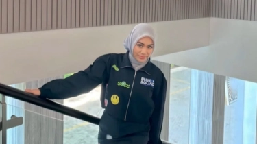 Zita Anjani Punya Harta Rp5,8 Miliar Tanpa Utang, Kini Kena Hujat Gara-Gara Pamer Gelas Starbucks di Kabah
