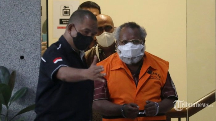 MA Kabulkan Kasasi Jaksa KPK, Bupati Mimika Eltinus Omaleng Dihukum 2 Tahun Penjara