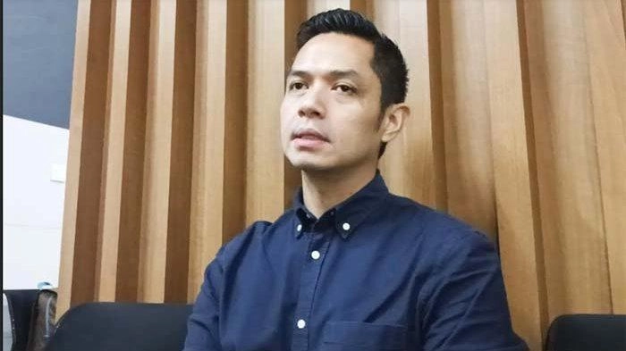 Punya Anak Perempuan Pertama, Dude Harlino Sibuk Cari Informasi Parenting