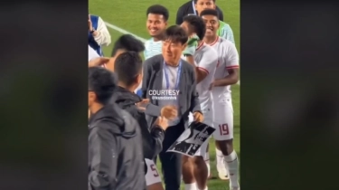 Shin Tae-yong Bawa Foto Bergambar Dirinya saat Menang Lawan Korsel, Ternyata dari Sini Asalnya