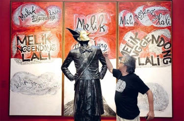 Dari Pameran Tunggal Melik Nggendong Lali, Wirid Visual Untuk Diri-Negeri