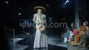 Unik, Desainer Ini Buat Kain Tapis Jadi Lebih Teduh: Bisa Buat Ngantor Hingga Outfit Kasual