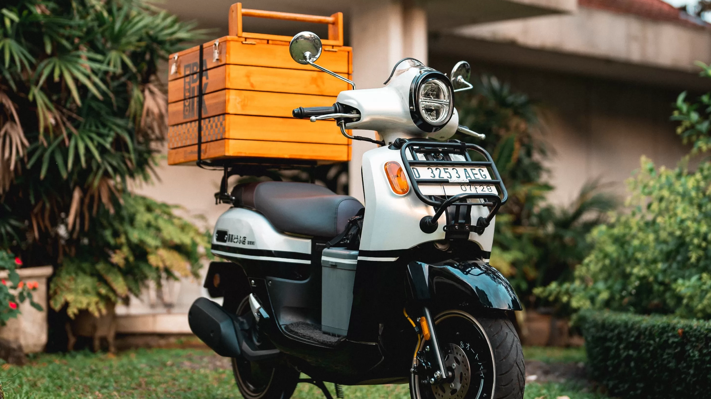 Mirip Mobilnya Takumi di Anime Initial-D, Yamaha Fazzio Ini Dimodifikasi Bergaya Tukang Tahu