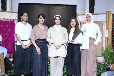 Sentuhan Desainer Anggiasari Mawardi dalam Busana Kerja Modest, Clean dan Simple Cut