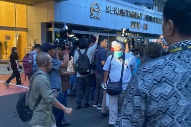 Usai Geledah Kantor Sekjen DPR Hingga Rumah Kediaman Tersangka, KPK Amankan Bukti Transfer Uang