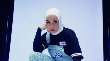 Copot Hijab, Zita Anjani Akhirnya Minta Maaf Soal Foto Starbucks di Mekkah