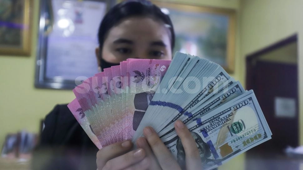 Rupiah Pagi Ini Perkasa Lawan Dolar AS, Tapi Masih Rp 16.000
