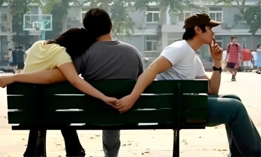 Gak Pernah Cukup dengan Satu Orang, 4 Zodiak Ini Seringkali Diam-diam Menyelingkuhi Pasangannya