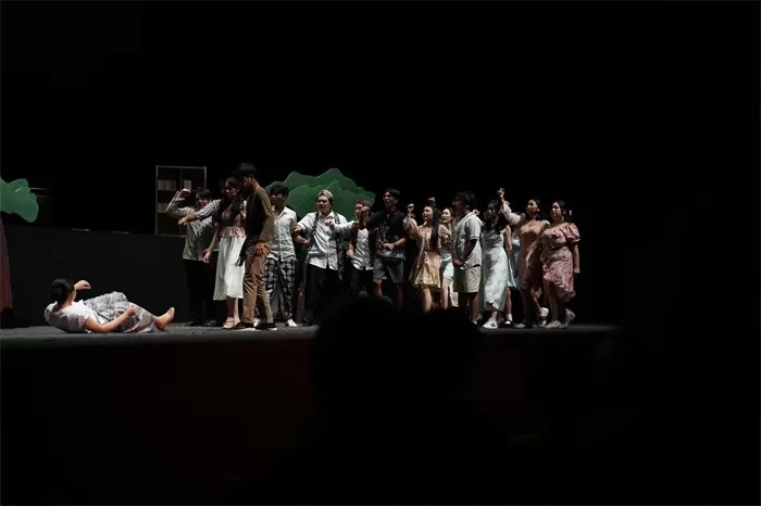 Melihat Sisi Kreativitas Pertunjukan Teater ''Entranced'' Siswa-siswi Binus School Simprug