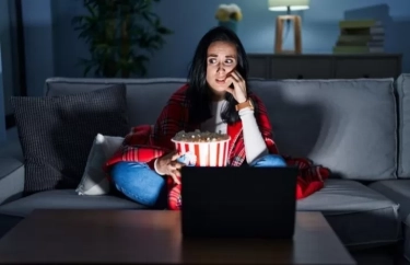 Tak Hanya Hiburan Semata: Intip 7 Manfaat Menonton Film, Salah Satunya Menginspirasi Anda Menjadi Pribadi yang Lebih Baik