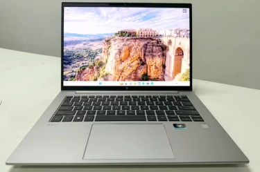 Review HP Zbook Firefly dengan AMD Ryzen 7 Pro 7840HS: Teman Hiburan Setelah Jam Kerja