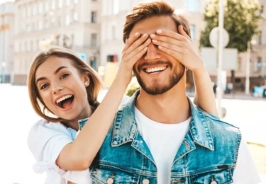 5 Tanda Anda dan Pasangan Sudah Setara dalam Menjalani Hubungan Romantis, Salah Satunya Tidak Mudah Tertarik pada Orang Lain