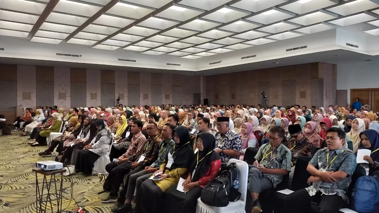 Bukan Kurikulum, Guru Harus Tetap jadi Ujung Tombak Perubahan Pendidikan dalam Mentransformasi Masyarakat