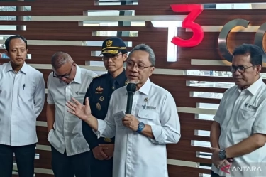 Hore! Zulhas Izinkan Pekerja Migran Indonesia Ambil Barang Kiriman yang Tertahan di Bea Cukai