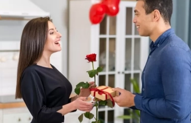 Tak Ragu Mengajak Kencan, 6 Zodiak Ini Berani untuk Mengejar Orang yang Dicintainya Lebih Dulu