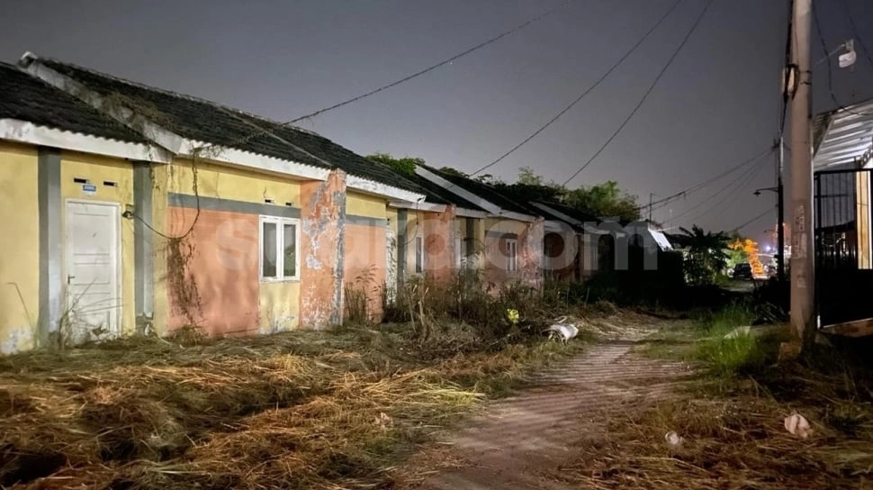 Kondisi Terbengkalai Rumah Murah Program Jokowi di Cikarang bak Daerah Tak Berpenghuni