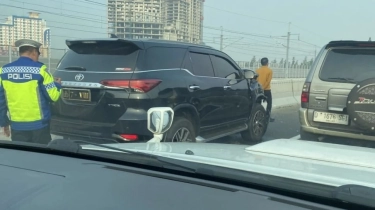 Simsalabim, Plat Polri Fortuner Kecelakaan di Tol MBZ Berubah Sekejap Menjadi Plat Umum