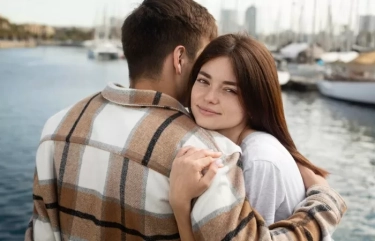 Ada Taurus hingga Pisces, 6 Zodiak Ini Punya Love Language Physical Touch, Suka Berpelukan