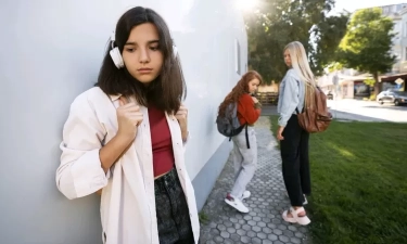 Sering Dicap Anti Sosial, 5 Zodiak Ini Terkenal Paling Sulit Diajak Berteman dan Sulit Bergaul