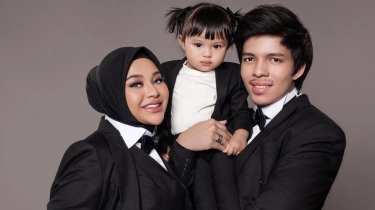 Asyik Joget di Depan Aurel Hermansyah, Outfit Ameena Ramah Kantong