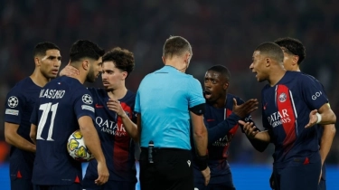Wasit FIFA Ini Menangis Usai Pimpin Leg Kedua Liga Champions PSG vs Dortmund, Gara-gara Dihujat Mbappe Cs?