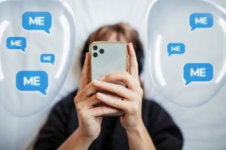 Menurut Psikologi, Berikut 5 Alasan Orang Oversharing Momen Sehari-hari di Media Sosial Mereka