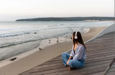 Privasi Merupakan Segalanya! 6 Zodiak Ini Paling Anti Mem-posting Kehidupan di Media Sosial