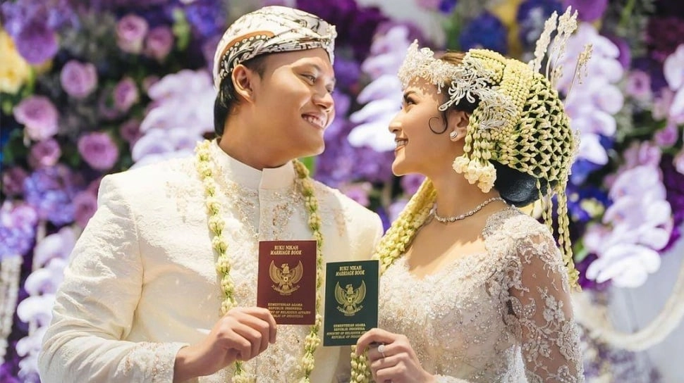 Ekspresi 2 Kakak Mahalini Saat Antar ke Pelaminan Tuai Sorotan, Warganet Tebak-Tebakan: Seperti Sedih Banget