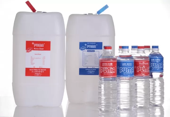 Jangan Asal Tuang! Air Aki Botol Merah vs Botol Biru Ternyata Punya Perbedaan Signifikan