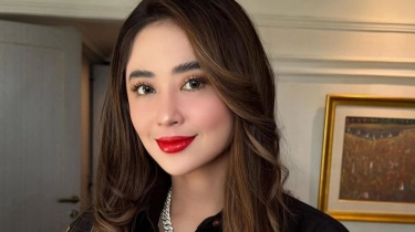 Baju Dewi Perssik di Nikahan Rizky Febian Tuai Pujian: Coba pas Diundang Haji Alwi Pakaiannya Kayak Gini