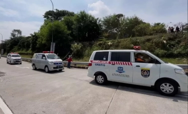 Jemput Para Korban, Polres Metro Depok Kirim 22 Ambulan ke Subang