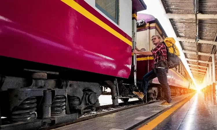 Pertama Kali Solo Traveling? Catat 10 Tips Liburan Tetap Aman Berikut Ini