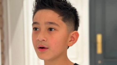 Datang ke Pesta Ultah Anak Tya Ariestya, Gaya Rambut Rafathar Jadi Perbincangan